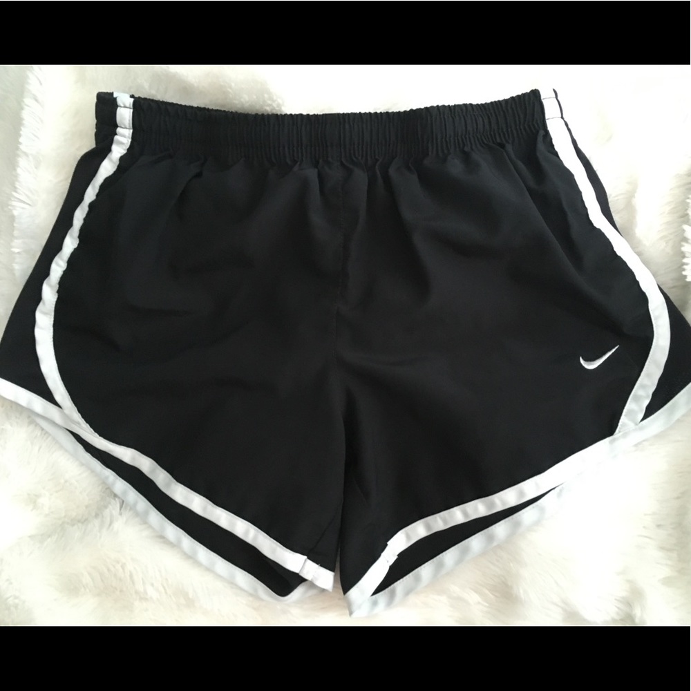 Nike Youth Black Athletic Shorts Medium (Big Girl)